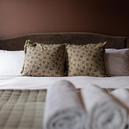 The Silk Rooms, At The Freemasons Inn Натсфорд Экстерьер фото