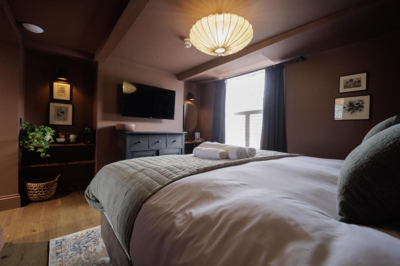 The Silk Rooms, At The Freemasons Inn Натсфорд Экстерьер фото