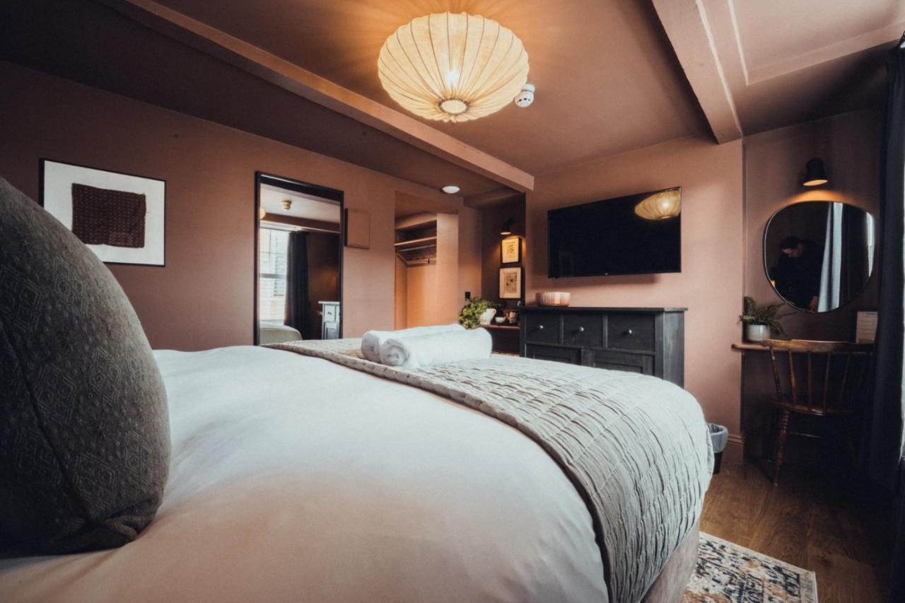 The Silk Rooms, At The Freemasons Inn Натсфорд Экстерьер фото