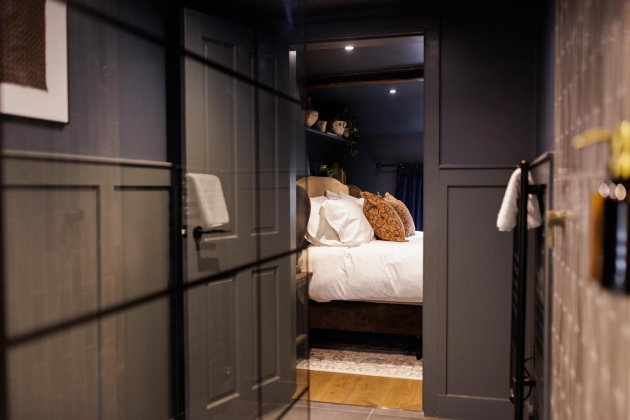 The Silk Rooms, At The Freemasons Inn Натсфорд Экстерьер фото