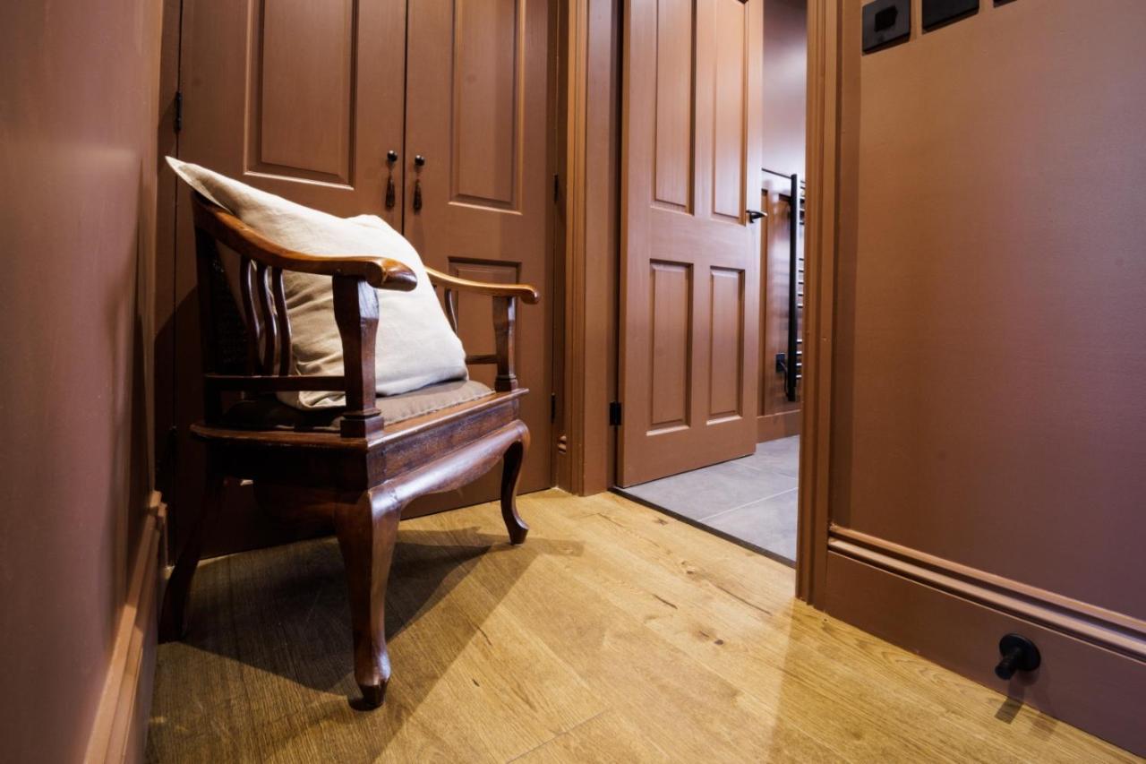 The Silk Rooms, At The Freemasons Inn Натсфорд Экстерьер фото